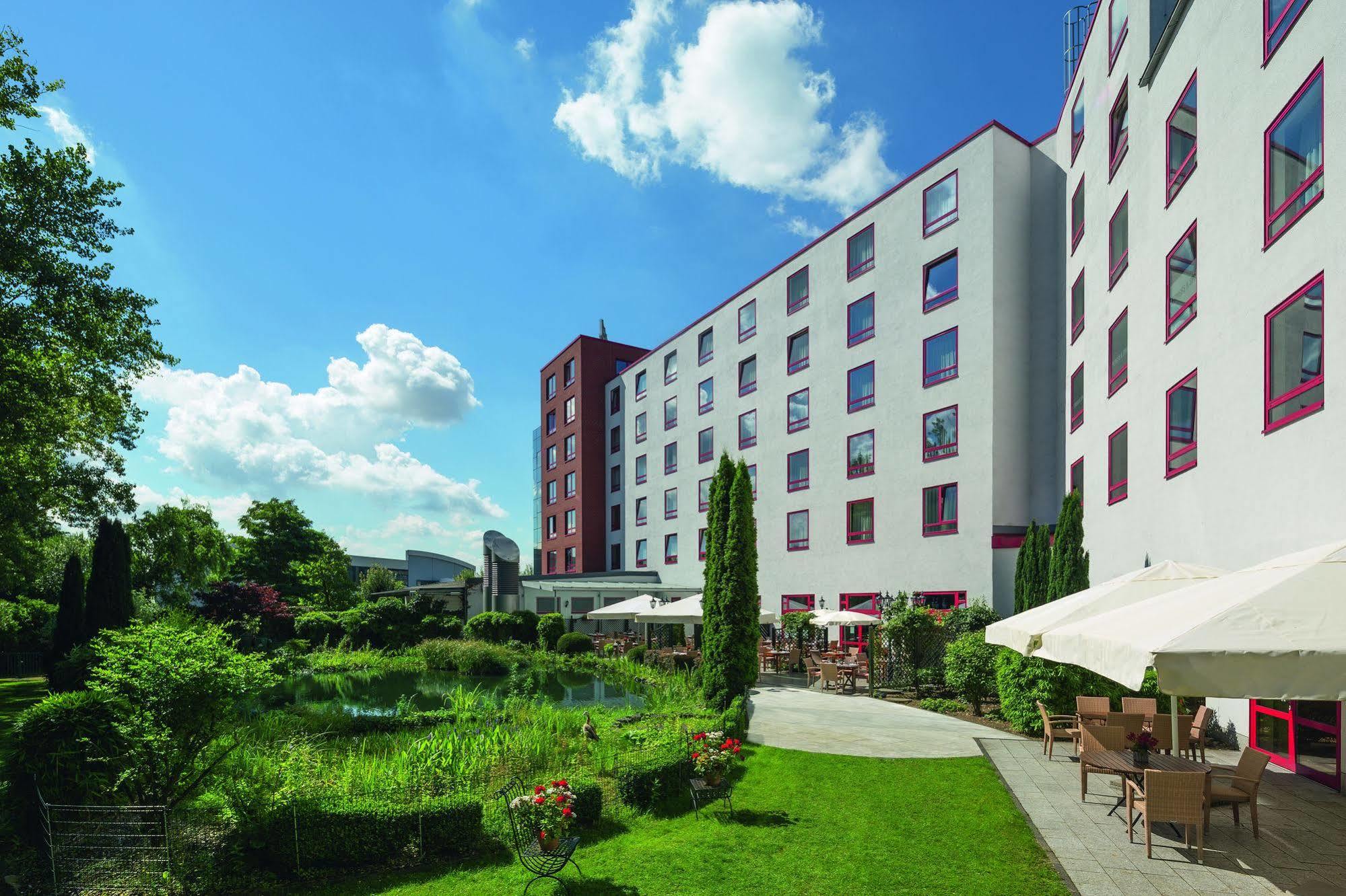 Elaya Hotel Frankfurt Oberursel Exterior photo